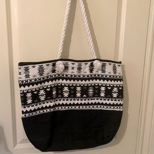 Woven Black & White Overnight/Beach Bag With Top Zipper And Vinyl Lining